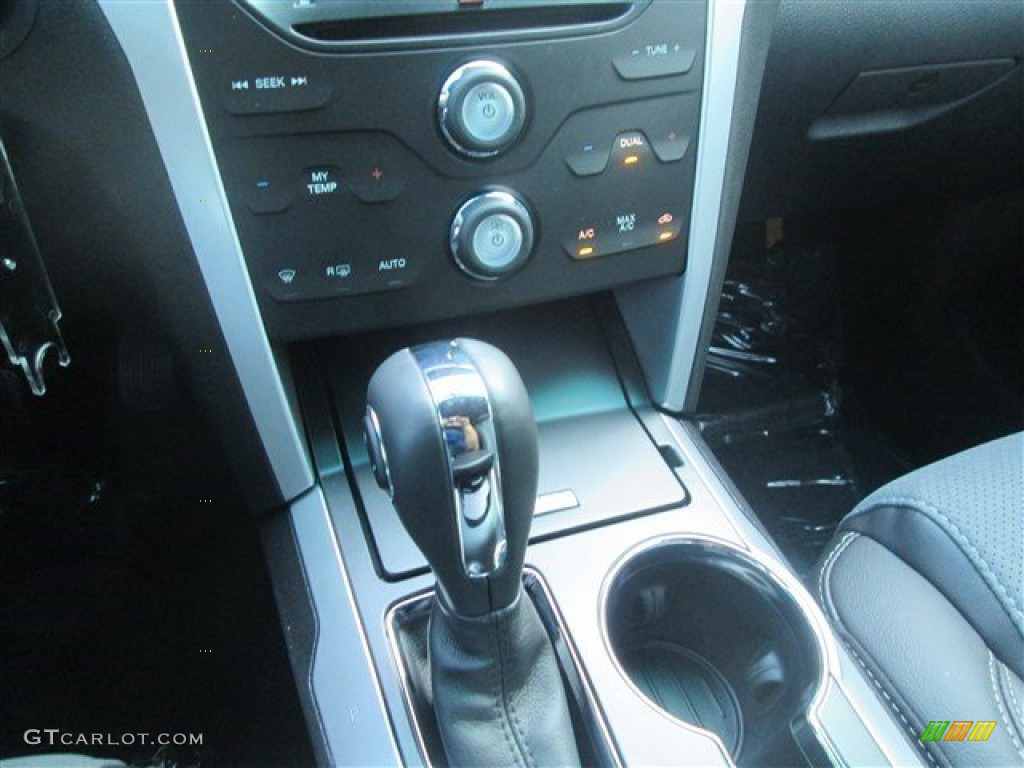 2015 Explorer XLT - Tuxedo Black / Charcoal Black photo #35