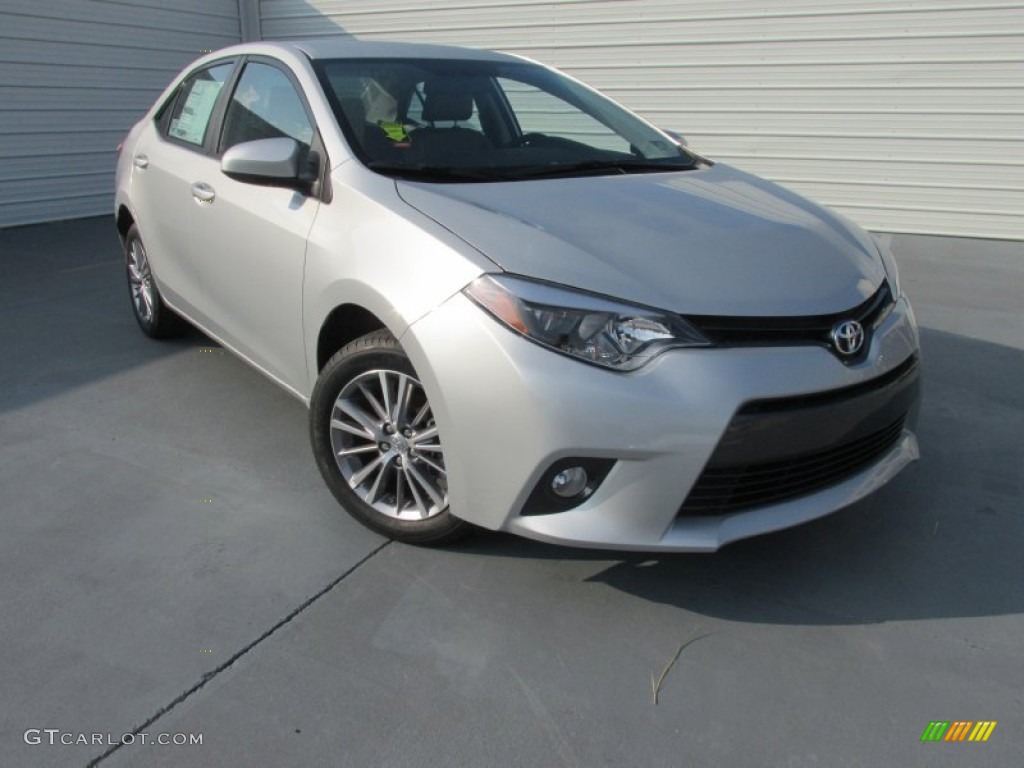 2015 Toyota Corolla LE Plus Exterior Photos