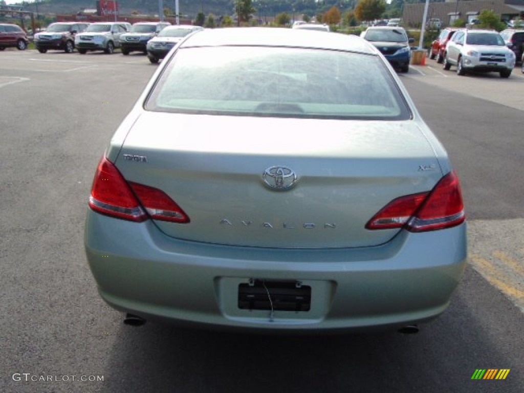 2007 Avalon XLS - Silver Pine Pearl / Ivory photo #8