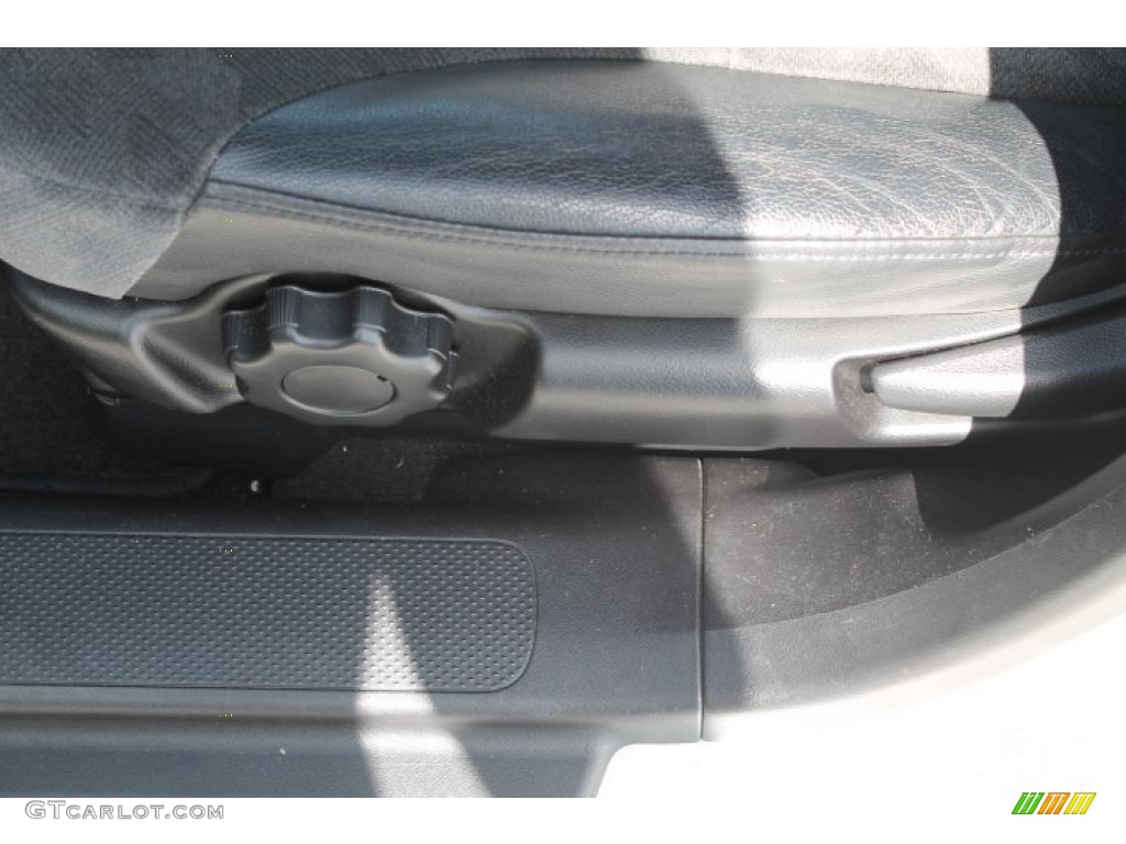 2003 CR-V EX 4WD - Taffeta White / Black photo #17
