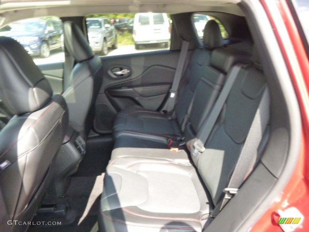 2015 Jeep Cherokee Trailhawk 4x4 Rear Seat Photo #97165430