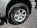 2014 Nissan Titan SV King Cab 4x4 Wheel and Tire Photo