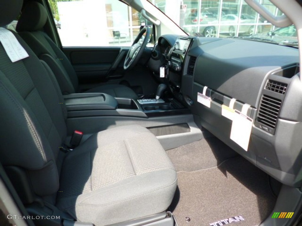 2014 Titan SV King Cab 4x4 - Galaxy Black / Charcoal photo #10