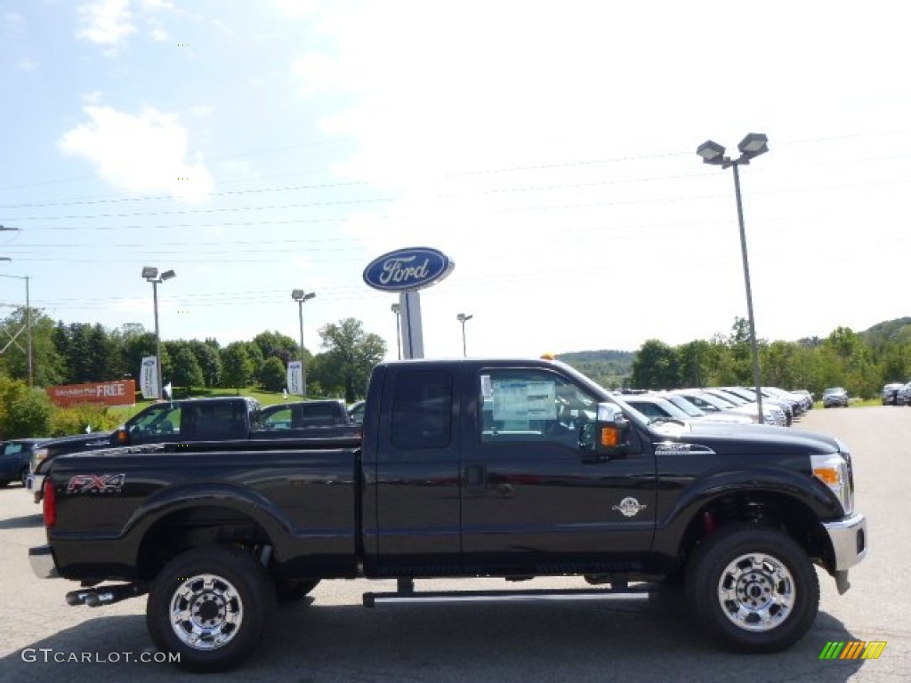 2015 F250 Super Duty XLT Super Cab 4x4 - Tuxedo Black / Steel photo #1