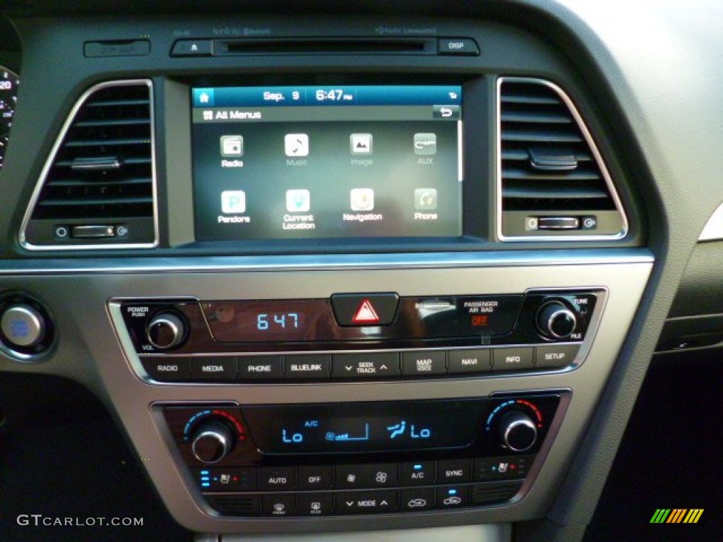 2015 Hyundai Sonata Sport 2.0T Controls Photo #97182521