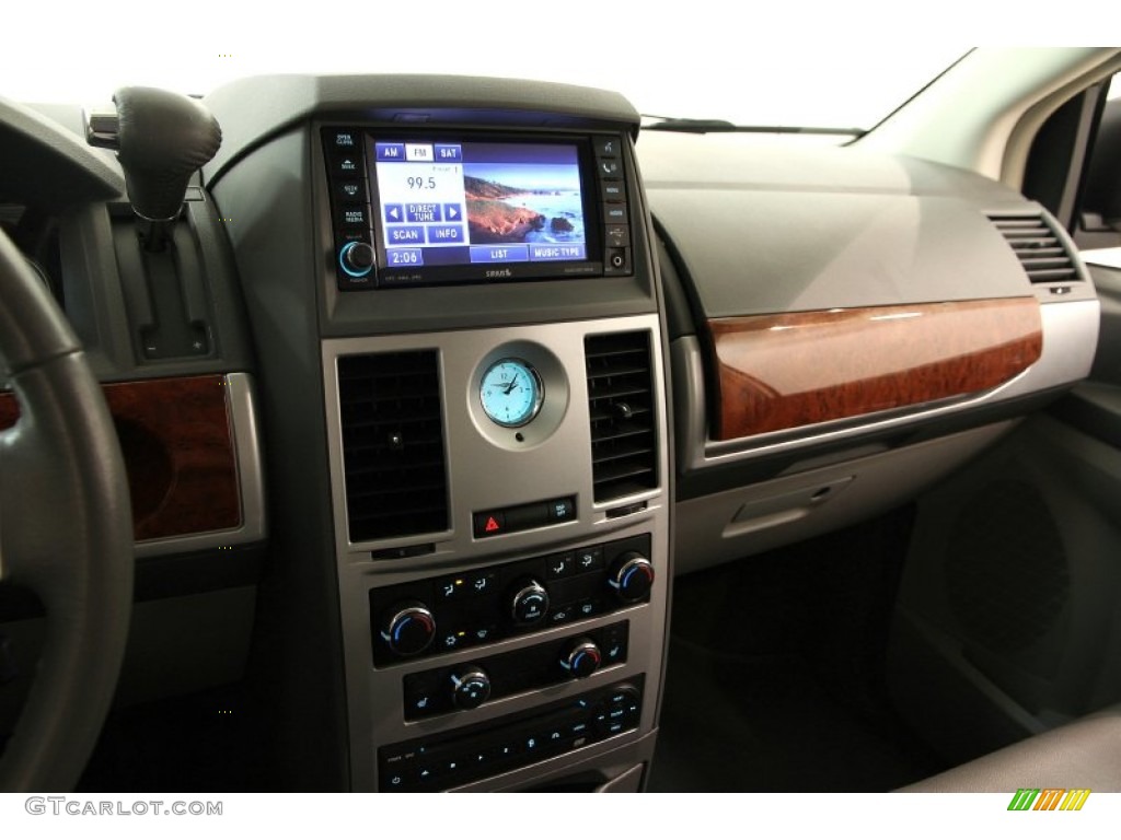 2008 Town & Country Touring - Bright Silver Metallic / Medium Slate Gray/Light Shale photo #11