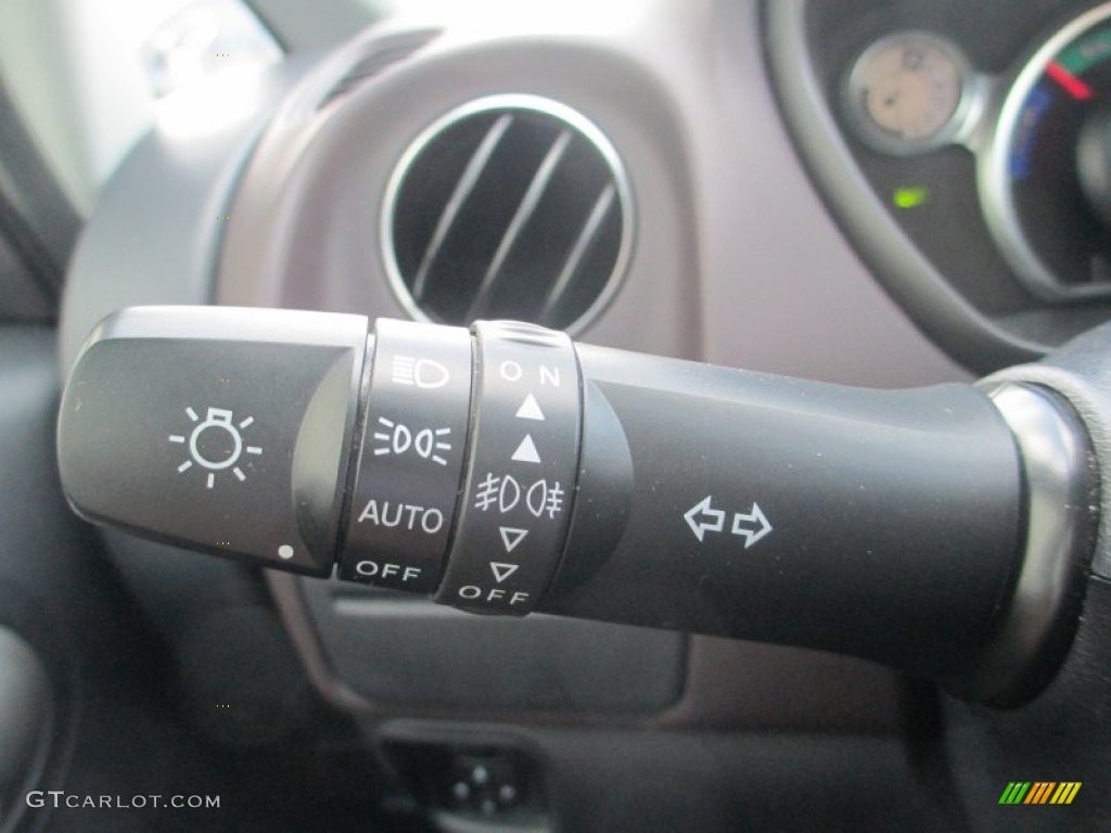 2012 Mitsubishi i-MiEV SE Controls Photo #97182710