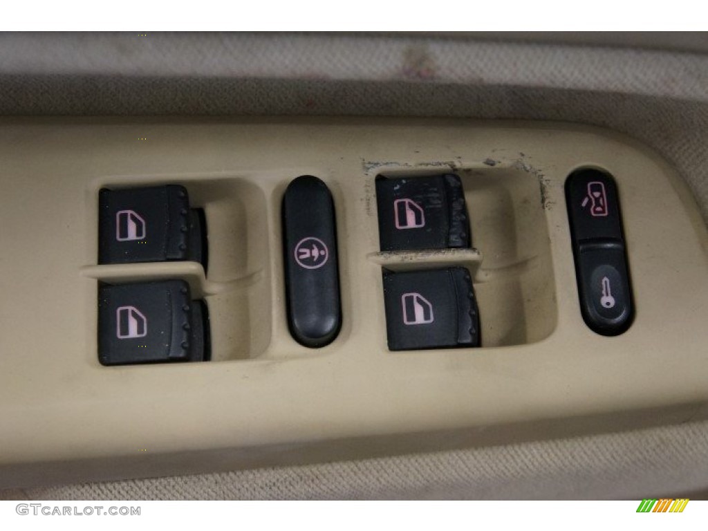 2002 Jetta GLS TDI Sedan - Cool White / Beige photo #12