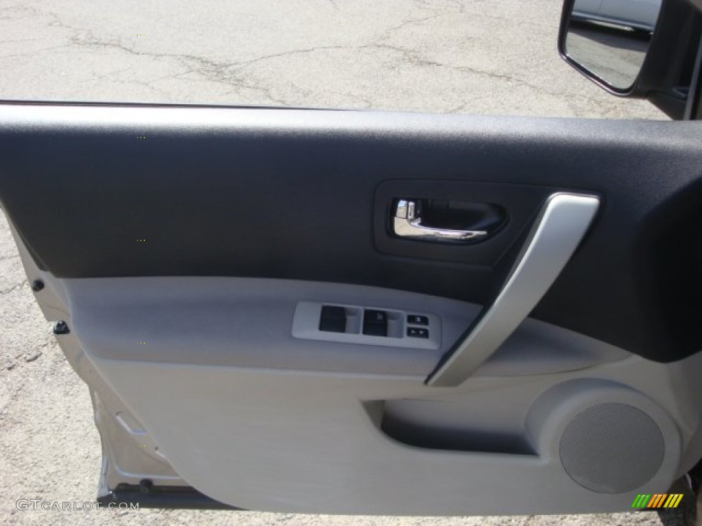 2011 Rogue S AWD - Platinum Graphite / Gray photo #12