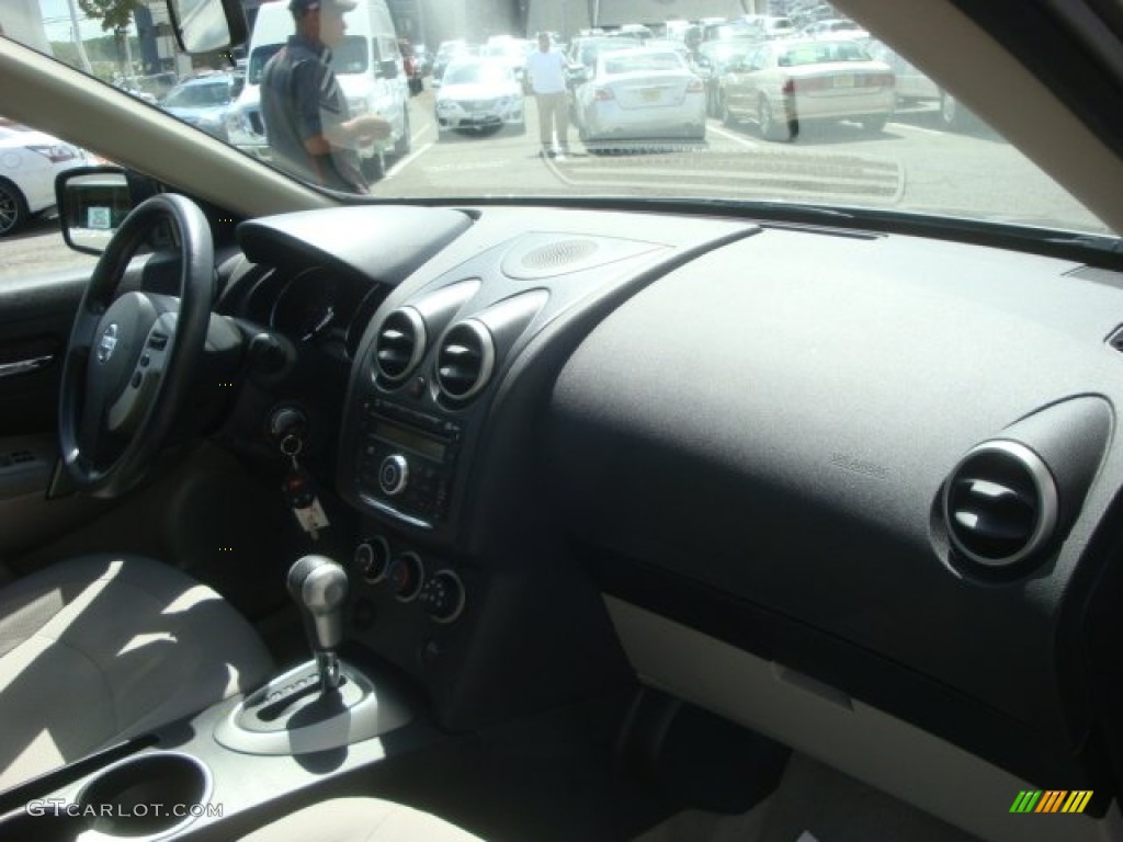 2011 Rogue S AWD - Platinum Graphite / Gray photo #17