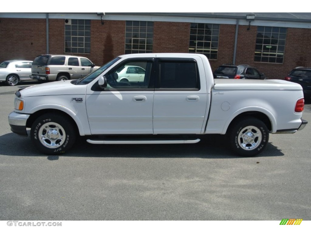2002 F150 Lariat SuperCrew - Oxford White / Medium Graphite photo #3