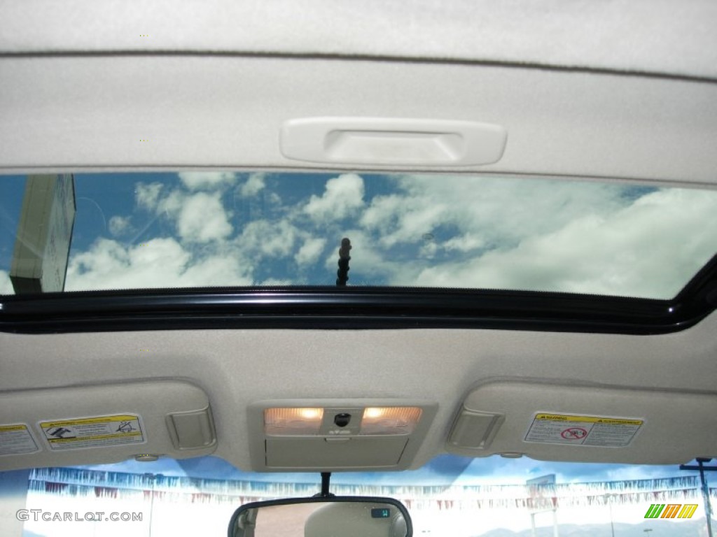 2005 FX 35 AWD - Ivory Pearl White / Willow photo #6