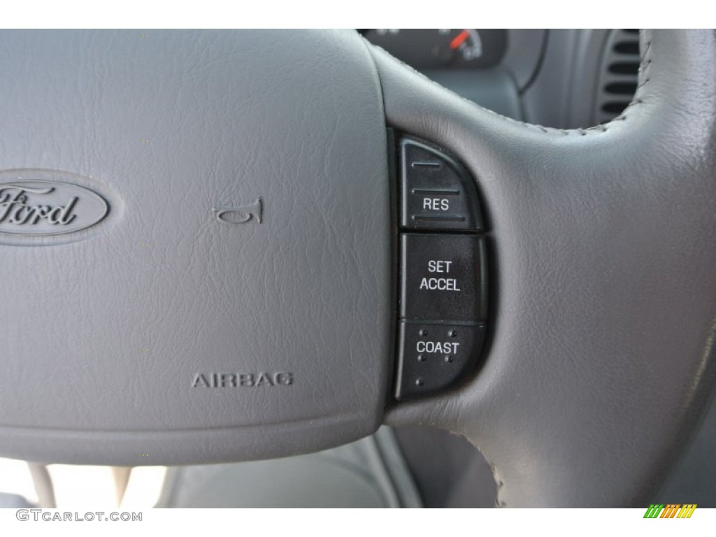 2002 F150 Lariat SuperCrew - Oxford White / Medium Graphite photo #16
