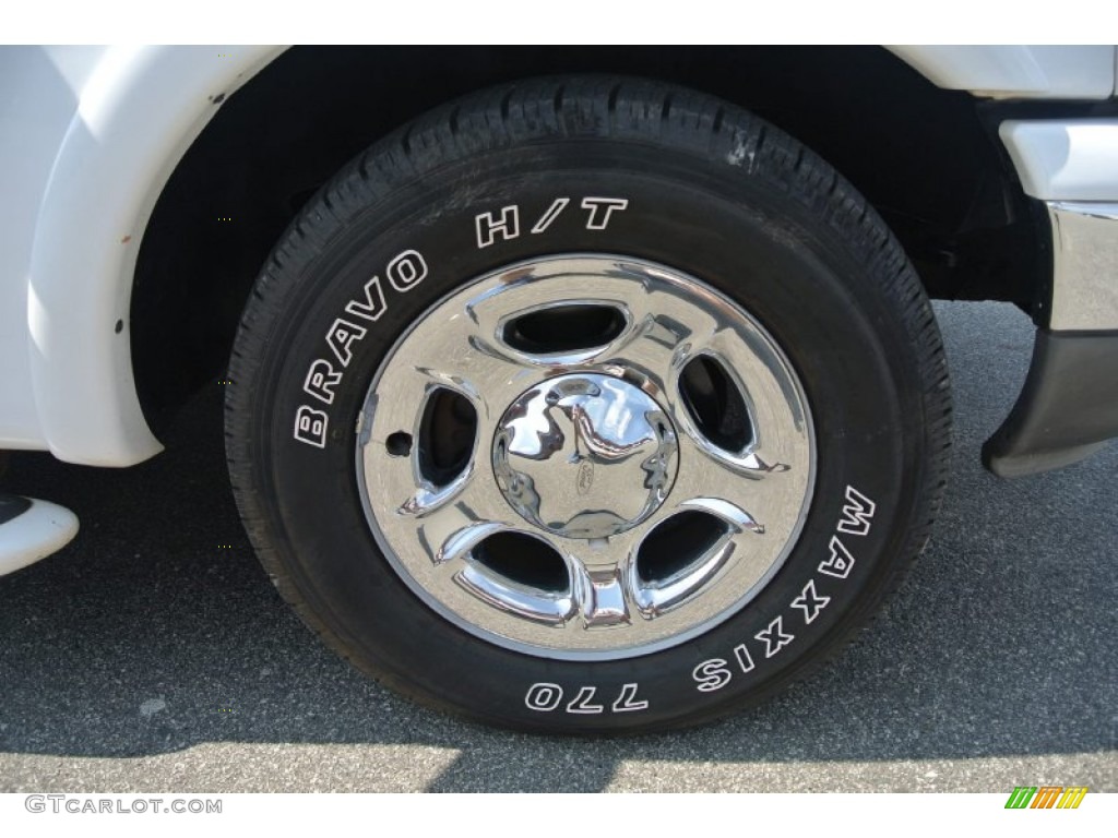 2002 F150 Lariat SuperCrew - Oxford White / Medium Graphite photo #27