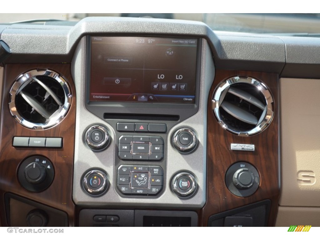 2014 F350 Super Duty Lariat Crew Cab 4x4 Dually - Oxford White / Adobe photo #15