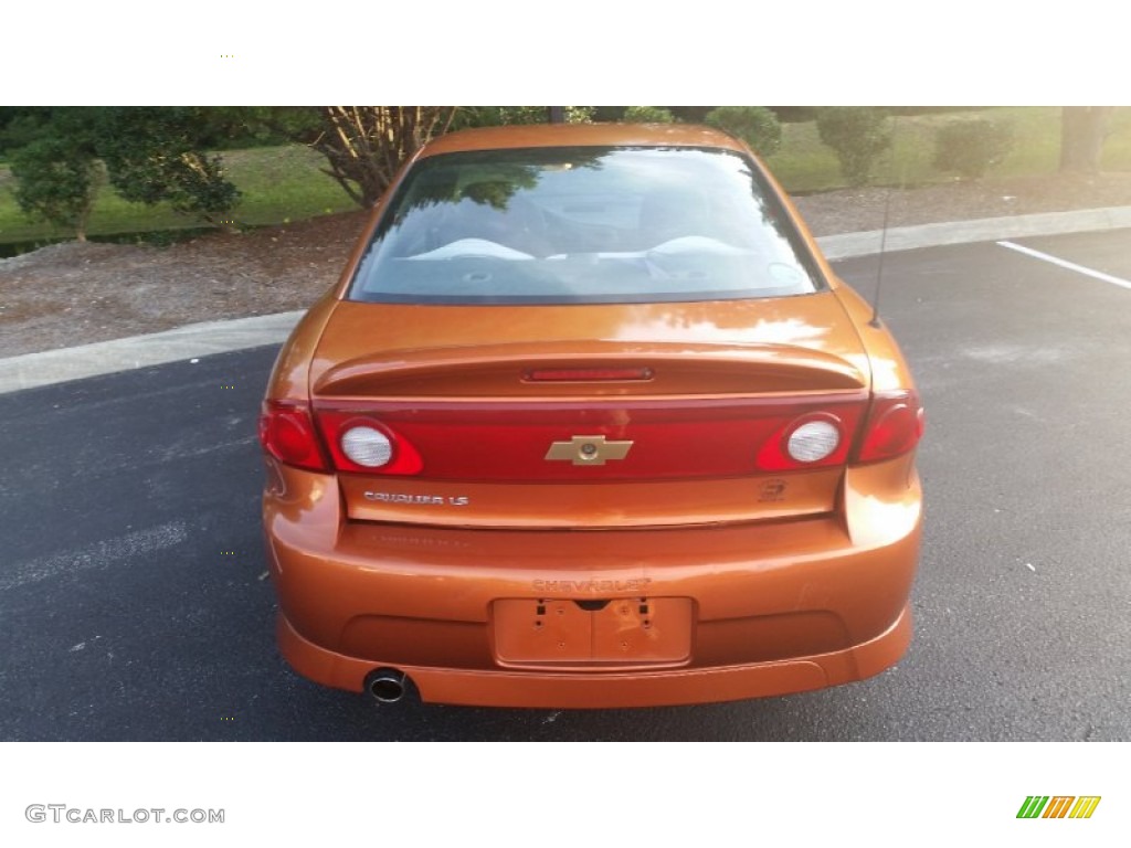 2005 Cavalier LS Sport Coupe - Sunburst Orange Metallic / Graphite Gray photo #13