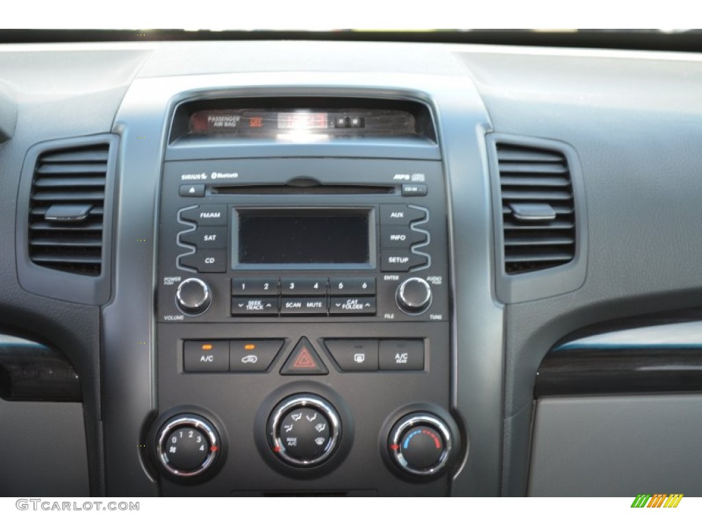 2011 Sorento LX V6 - Titanium Silver / Gray photo #15