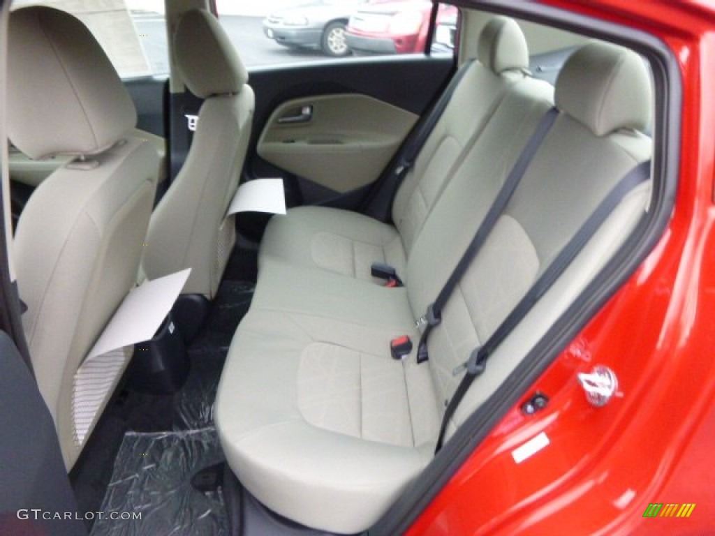 2015 Rio 5-Door LX - Signal Red / Beige photo #12