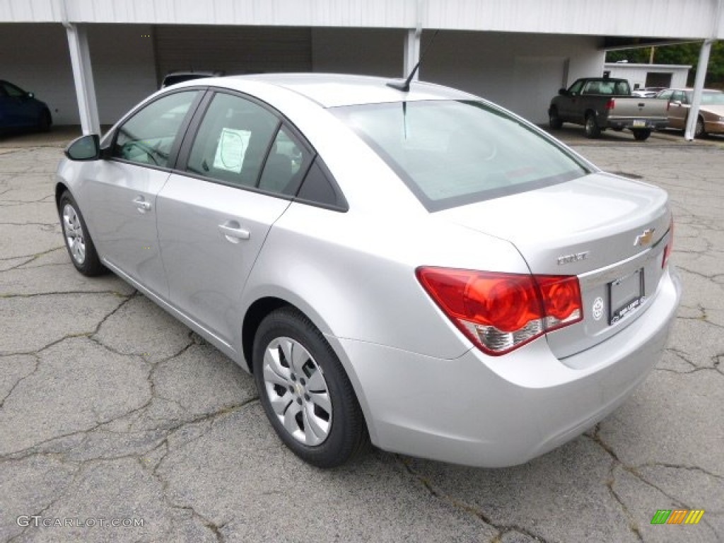 2014 Cruze LS - Silver Ice Metallic / Jet Black/Medium Titanium photo #6