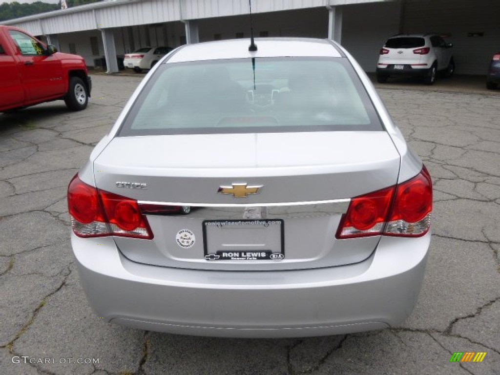 2014 Cruze LS - Silver Ice Metallic / Jet Black/Medium Titanium photo #7
