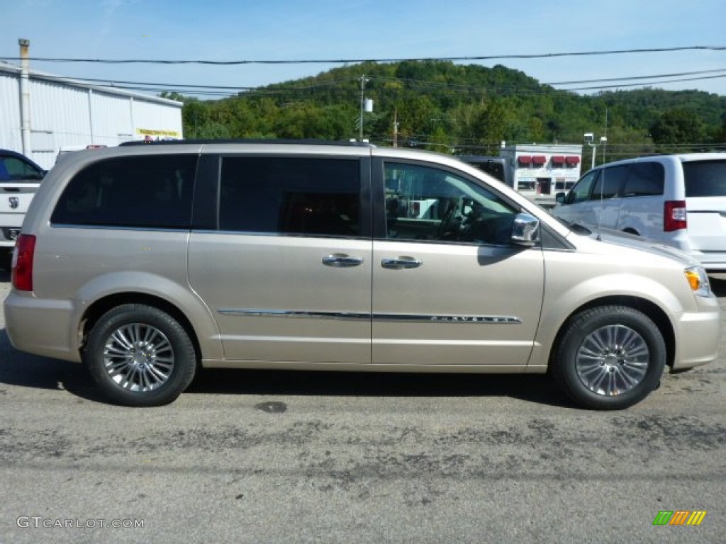 Cashmere/Sandstone Pearl 2015 Chrysler Town & Country Touring-L Exterior Photo #97200394