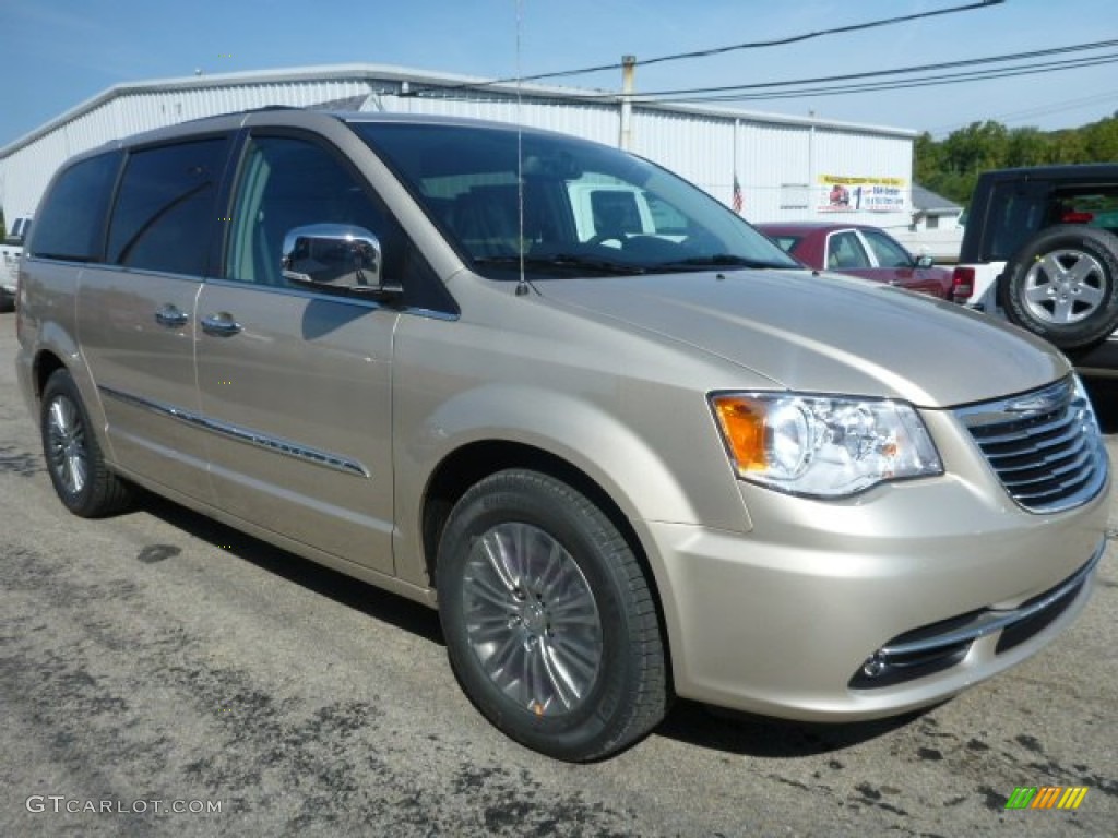 Cashmere/Sandstone Pearl 2015 Chrysler Town & Country Touring-L Exterior Photo #97200418