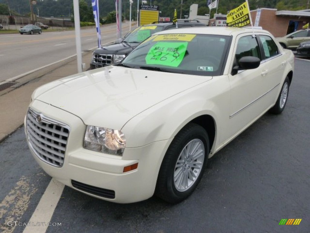 2009 300 LX - Cool Vanilla White / Dark Khaki/Light Graystone photo #4