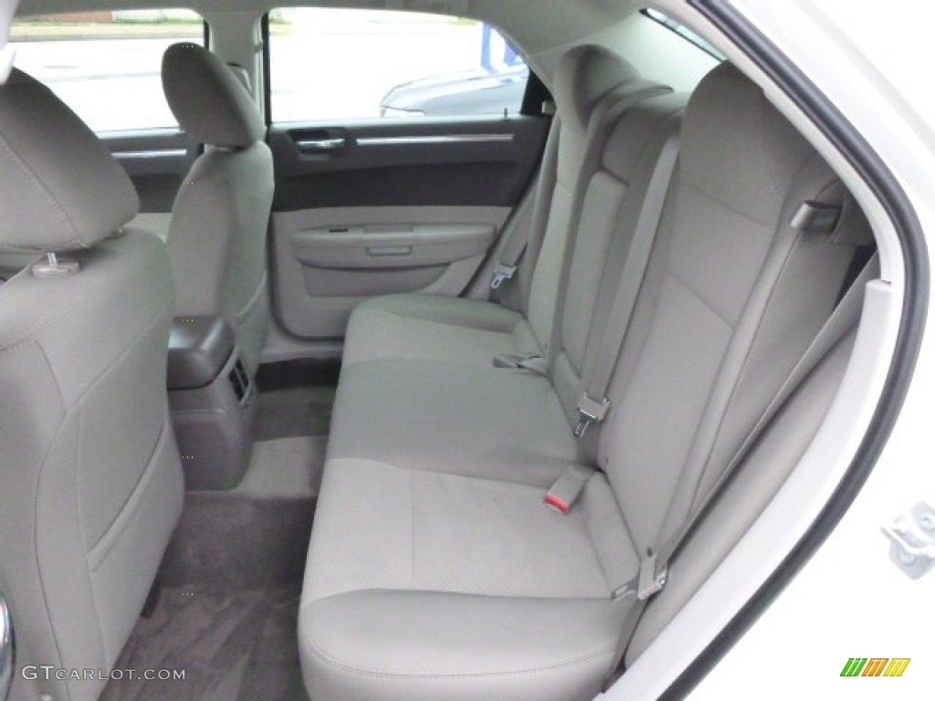 2009 300 LX - Cool Vanilla White / Dark Khaki/Light Graystone photo #12