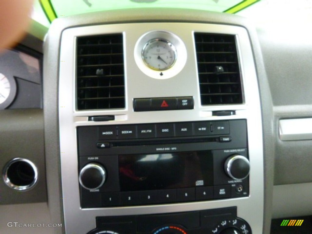 2009 300 LX - Cool Vanilla White / Dark Khaki/Light Graystone photo #16