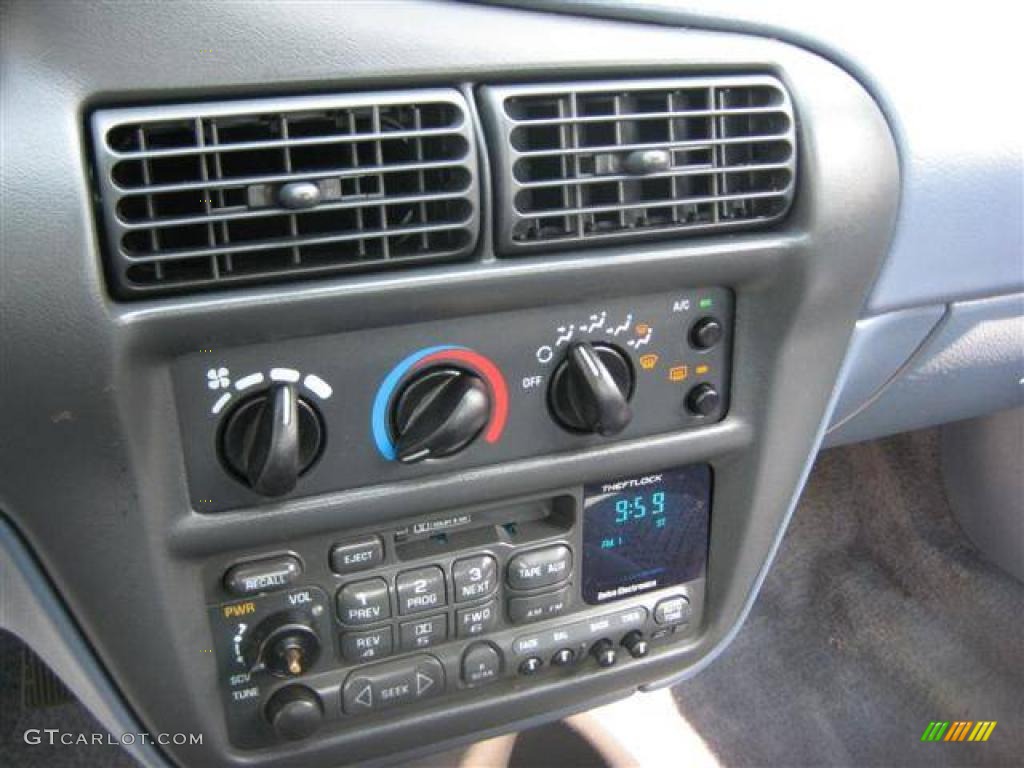 1997 Cavalier LS Sedan - Medium Opal Blue Metallic / Medium Blue photo #11