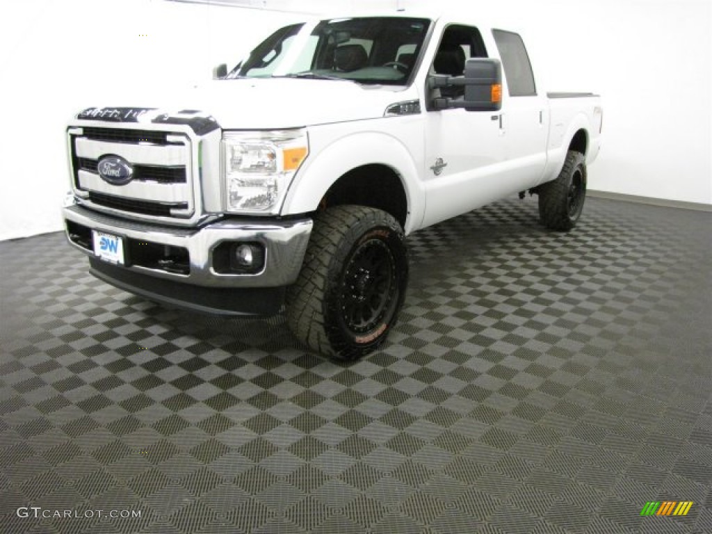 2014 F350 Super Duty Lariat Crew Cab 4x4 - Oxford White / Black photo #3