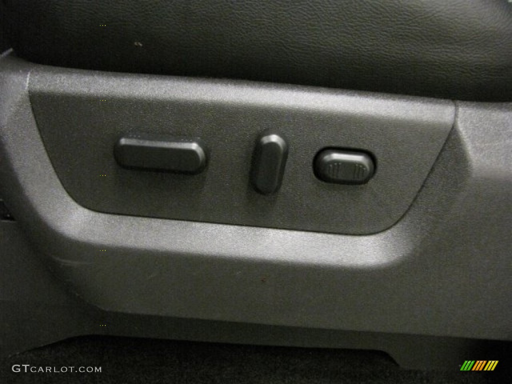 2014 F350 Super Duty Lariat Crew Cab 4x4 - Oxford White / Black photo #9