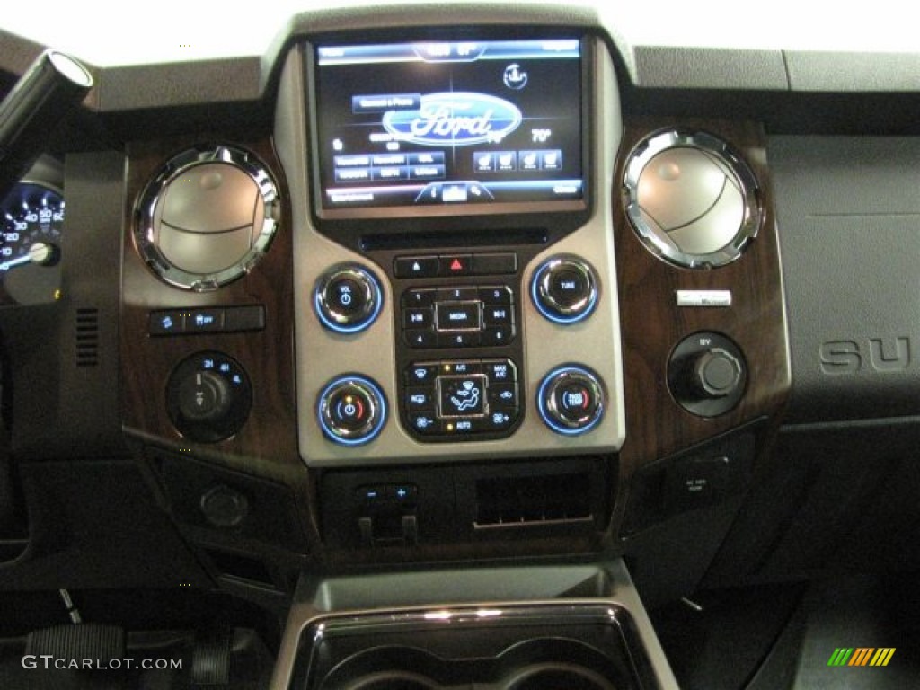 2014 F350 Super Duty Lariat Crew Cab 4x4 - Oxford White / Black photo #23