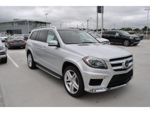 2015 Mercedes-Benz GL 550 4Matic Data, Info and Specs