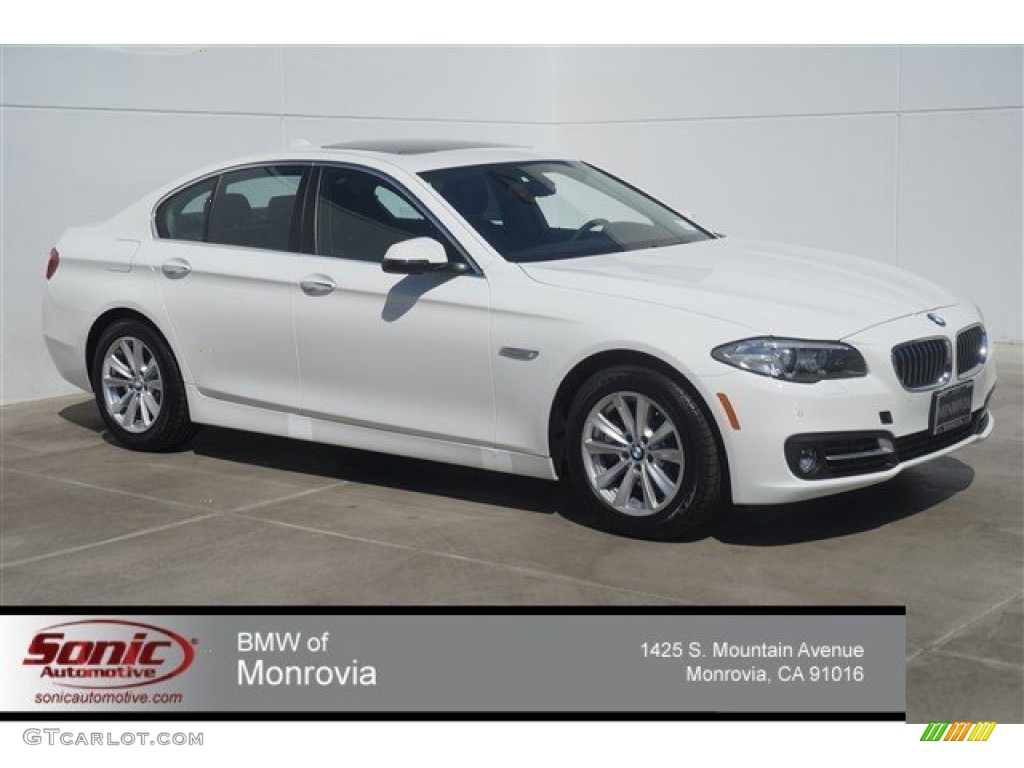 2015 5 Series 528i Sedan - Alpine White / Black photo #1