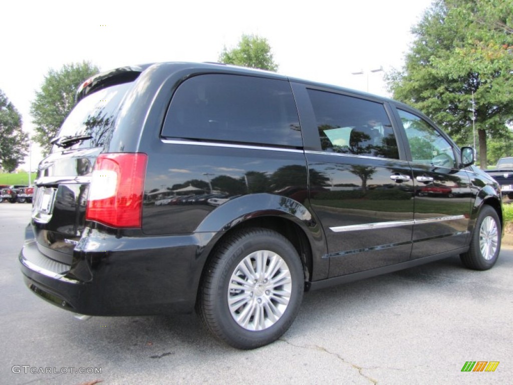 2015 Town & Country Limited Platinum - Brilliant Black Crystal Pearl / Black/Light Graystone photo #3