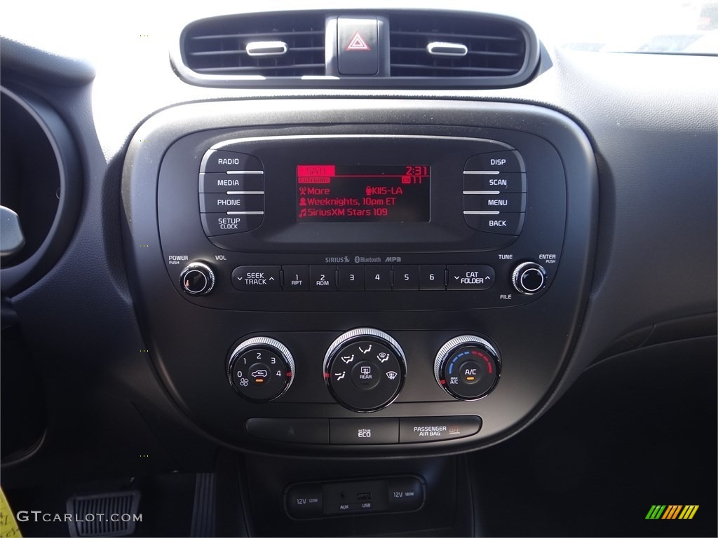 2015 Soul  - Shadow Black / Black photo #12