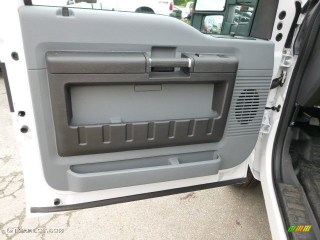 2015 Ford F350 Super Duty XL Regular Cab 4x4 Utility Door Panel Photos