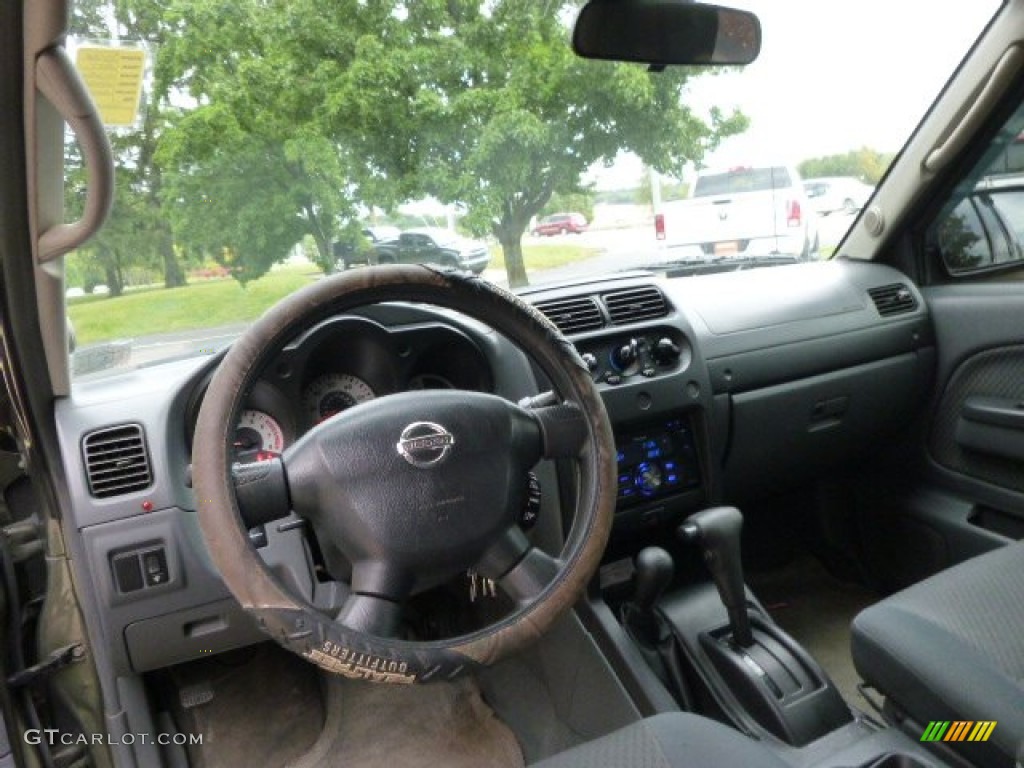 2004 Xterra XE 4x4 - Canteen Metallic Green / Charcoal photo #14