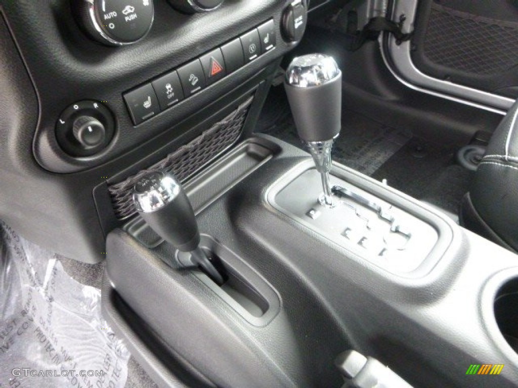 2015 Jeep Wrangler Unlimited Sahara 4x4 5 Speed Automatic Transmission Photo #97253089