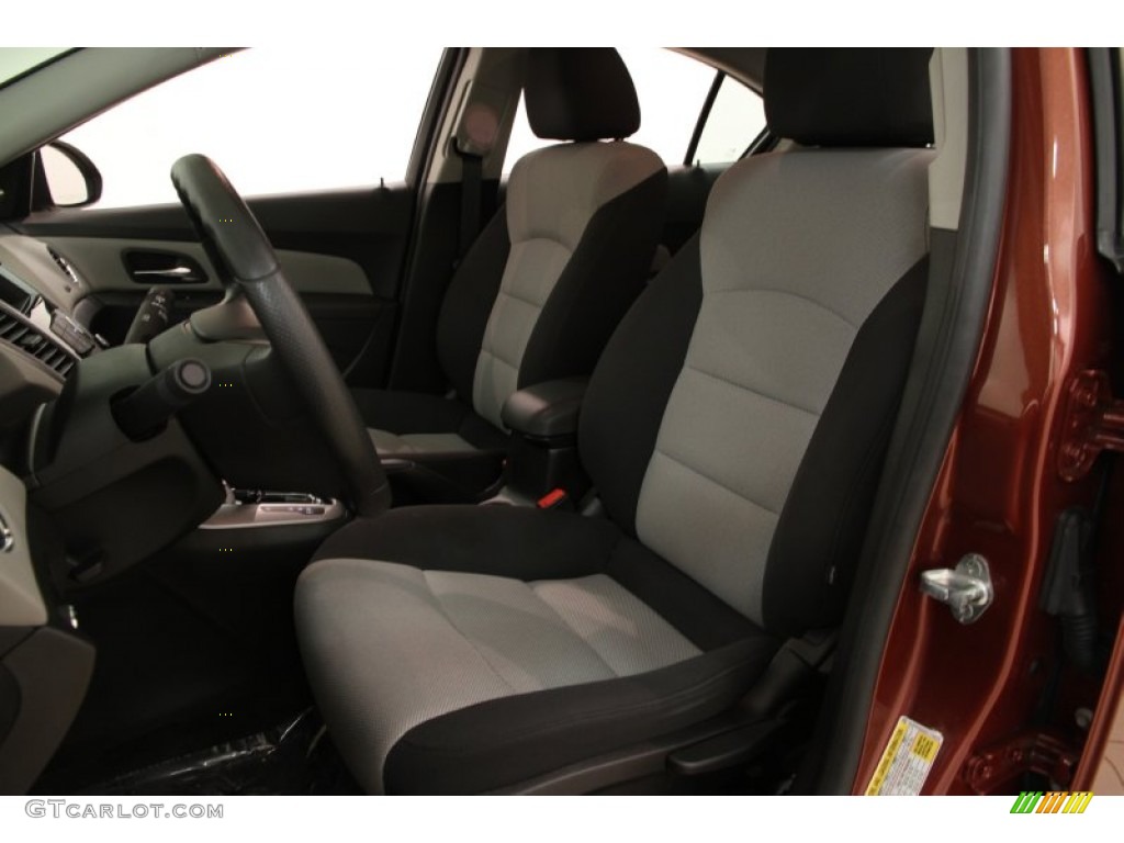 2013 Chevrolet Cruze LS Front Seat Photo #97255144