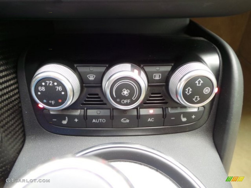 2011 Audi R8 Spyder 4.2 FSI quattro Controls Photos