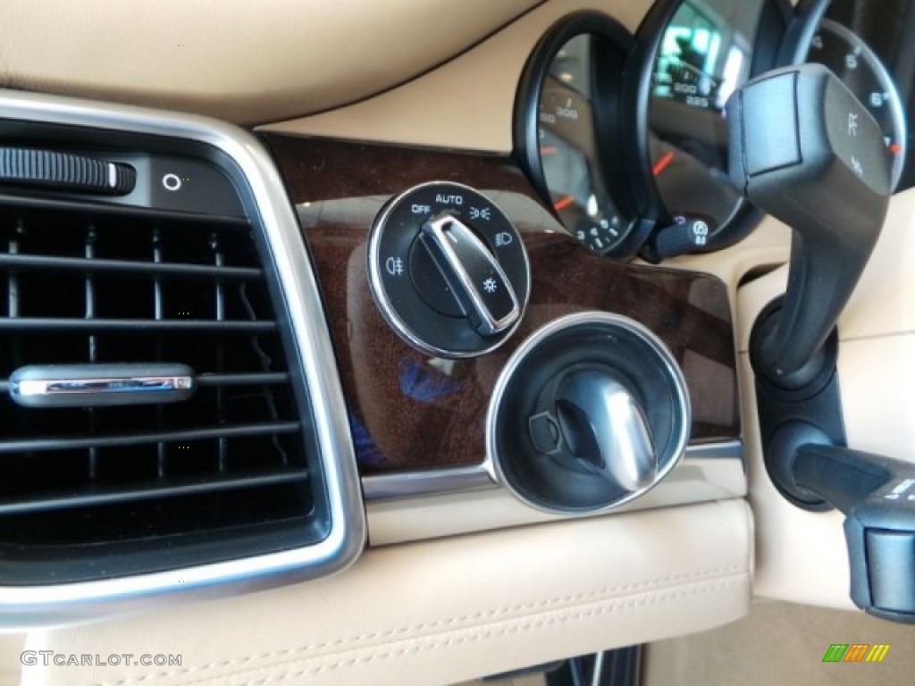2015 Porsche Panamera Turbo S Executive Controls Photo #97260796