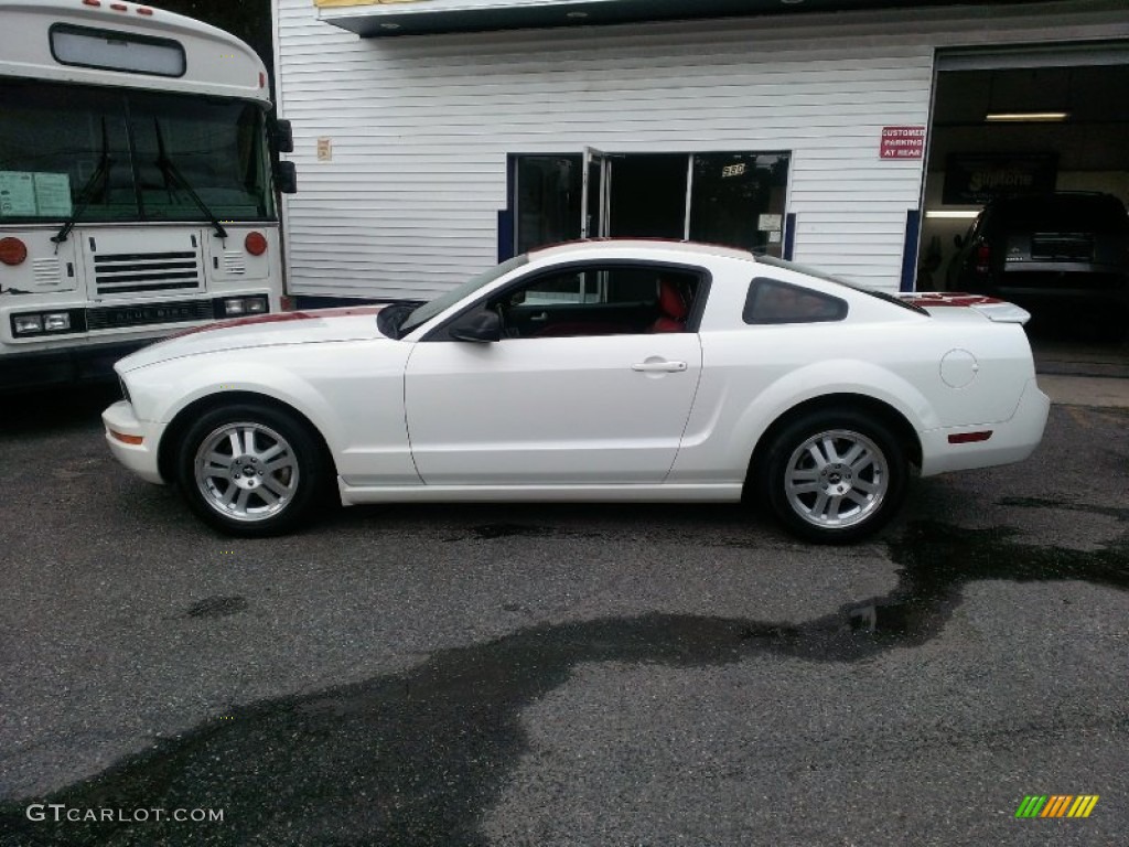 Performance White 2007 Ford Mustang V6 Premium Coupe Exterior Photo #97279800