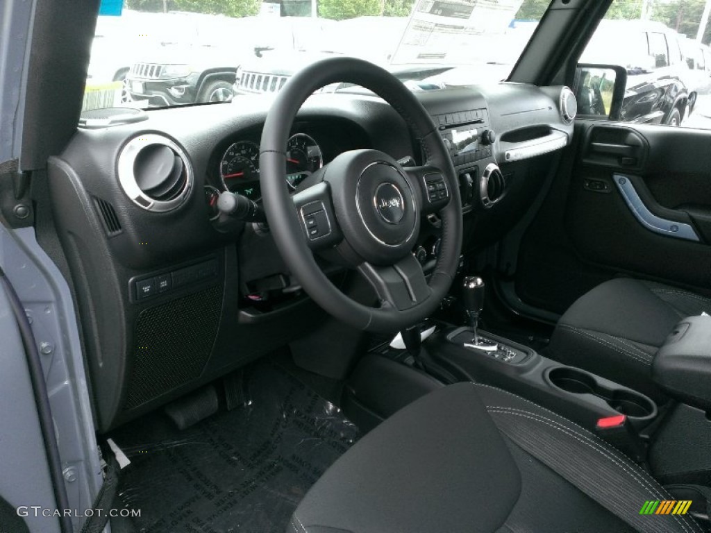 Black Interior 2015 Jeep Wrangler Unlimited Rubicon 4x4 Photo #97285446
