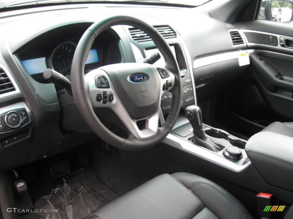 2015 Explorer XLT 4WD - Tuxedo Black / Charcoal Black photo #3