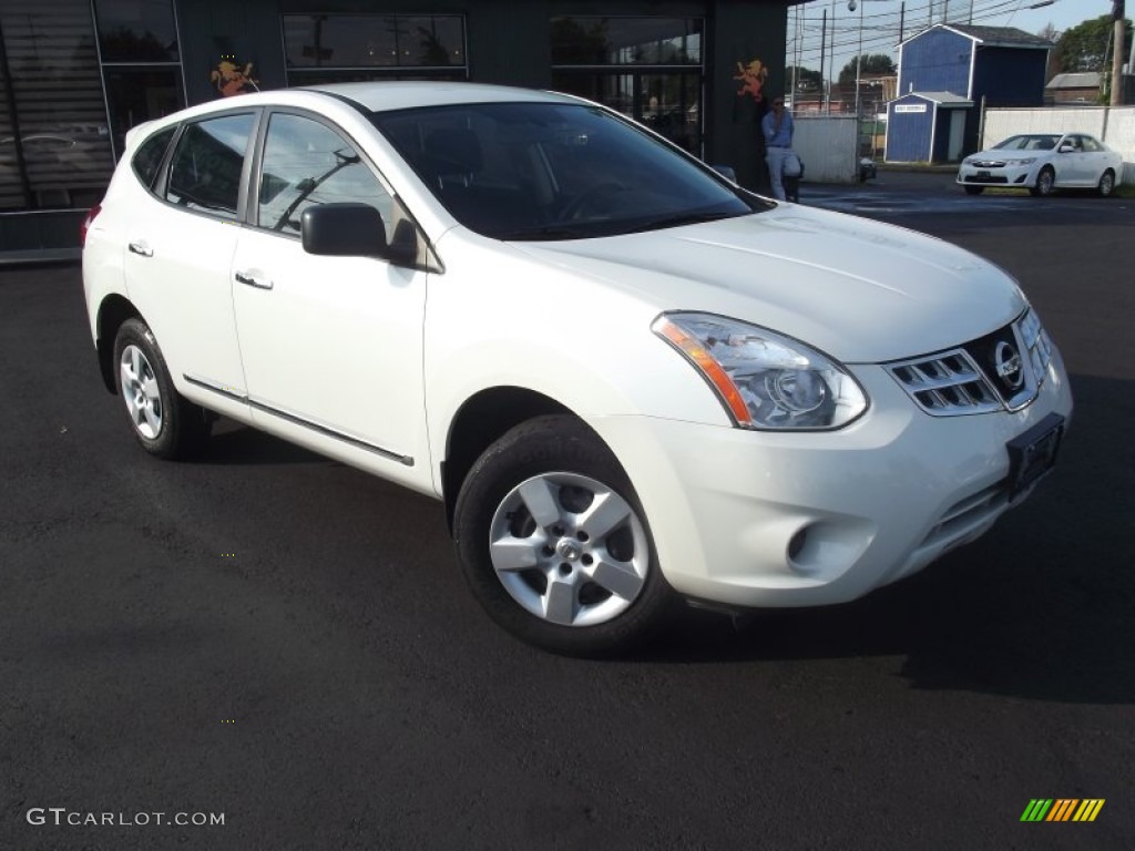 2011 Rogue S AWD - Pearl White / Black photo #2