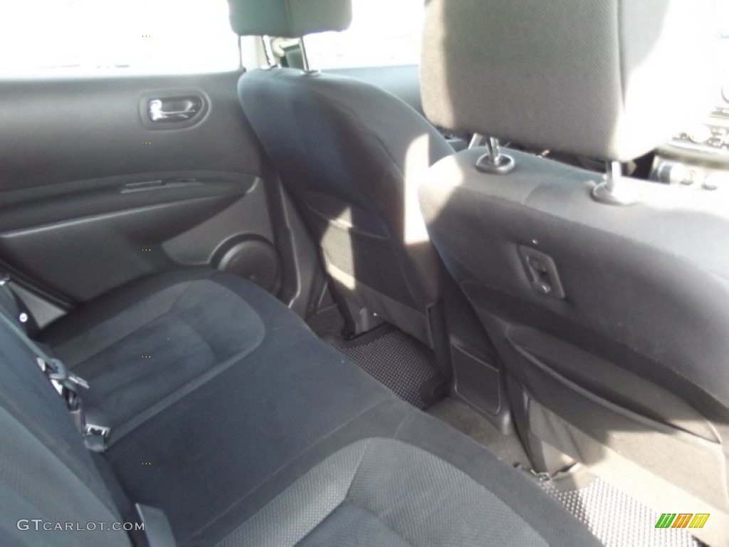 2011 Rogue S AWD - Pearl White / Black photo #13