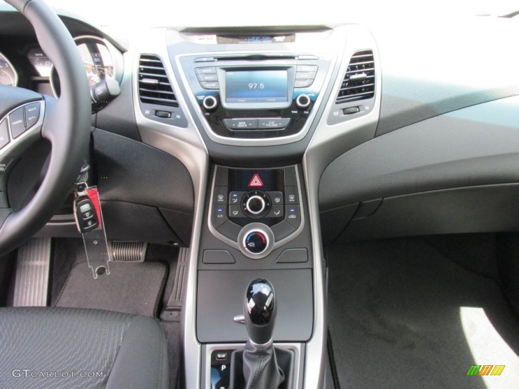 2015 Elantra SE Sedan - Titanium Gray Metallic / Black photo #26