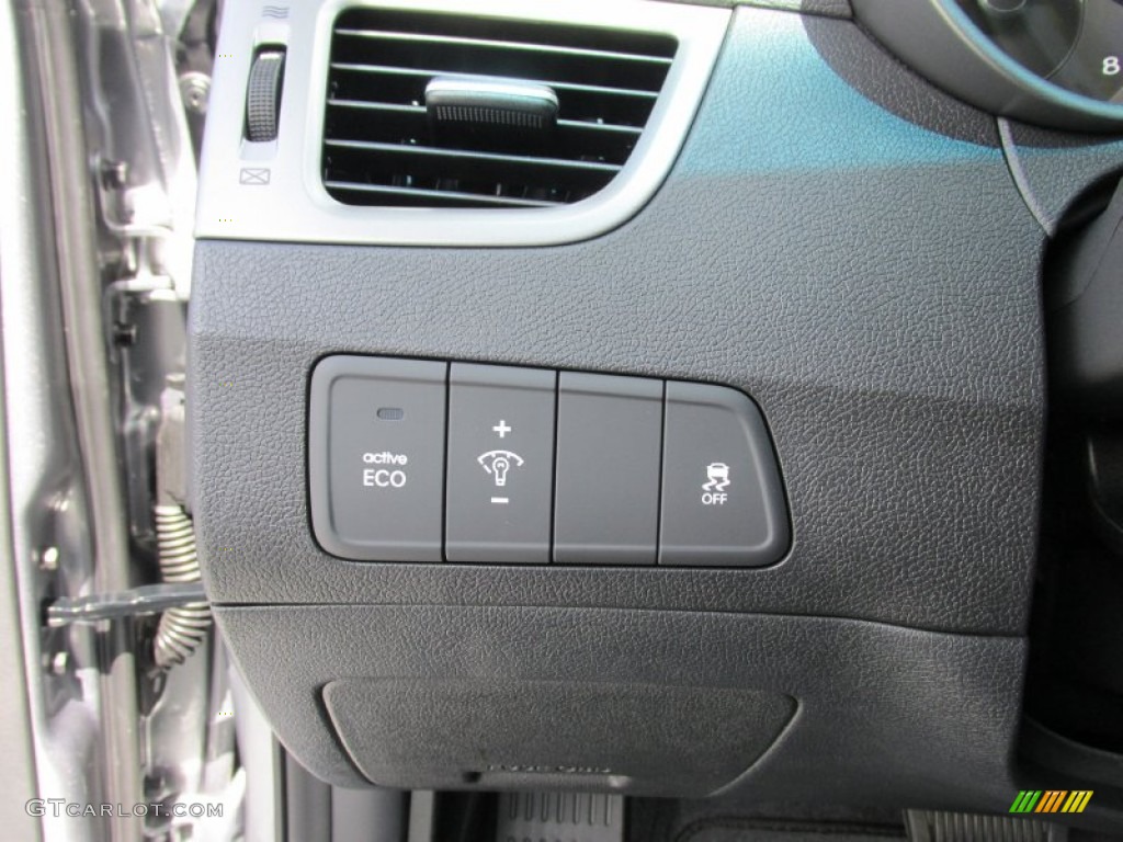2015 Elantra SE Sedan - Titanium Gray Metallic / Black photo #32